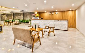 Grand Lee Hotel
